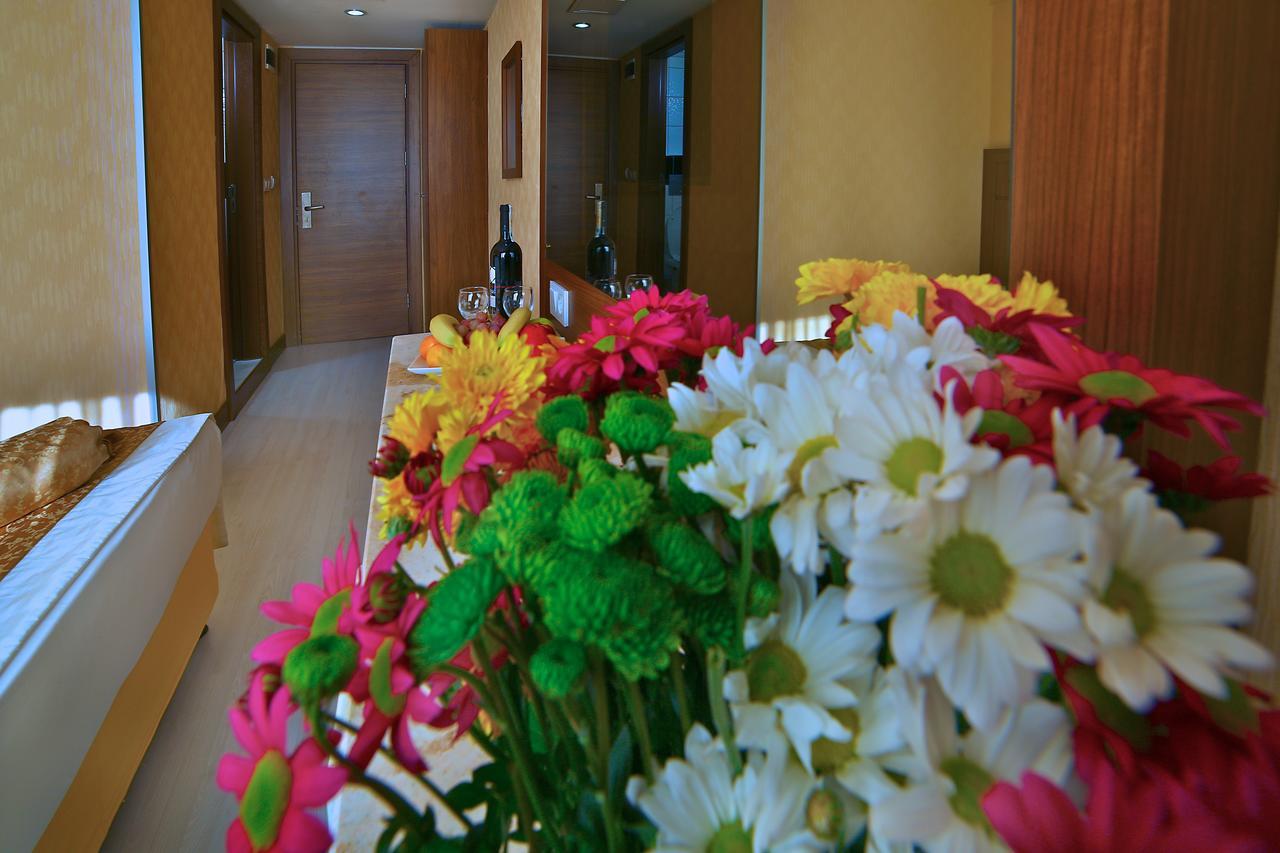 The Center Hotel Истанбул Екстериор снимка
