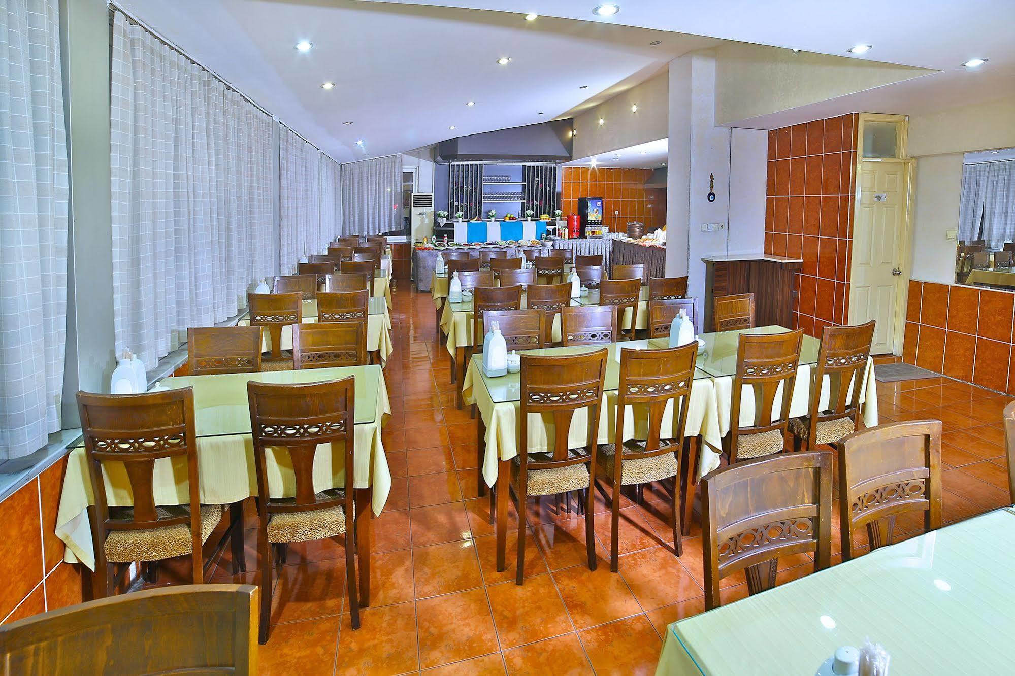 The Center Hotel Истанбул Екстериор снимка