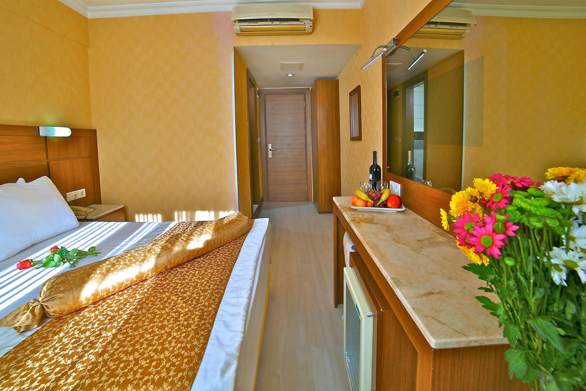 The Center Hotel Истанбул Екстериор снимка
