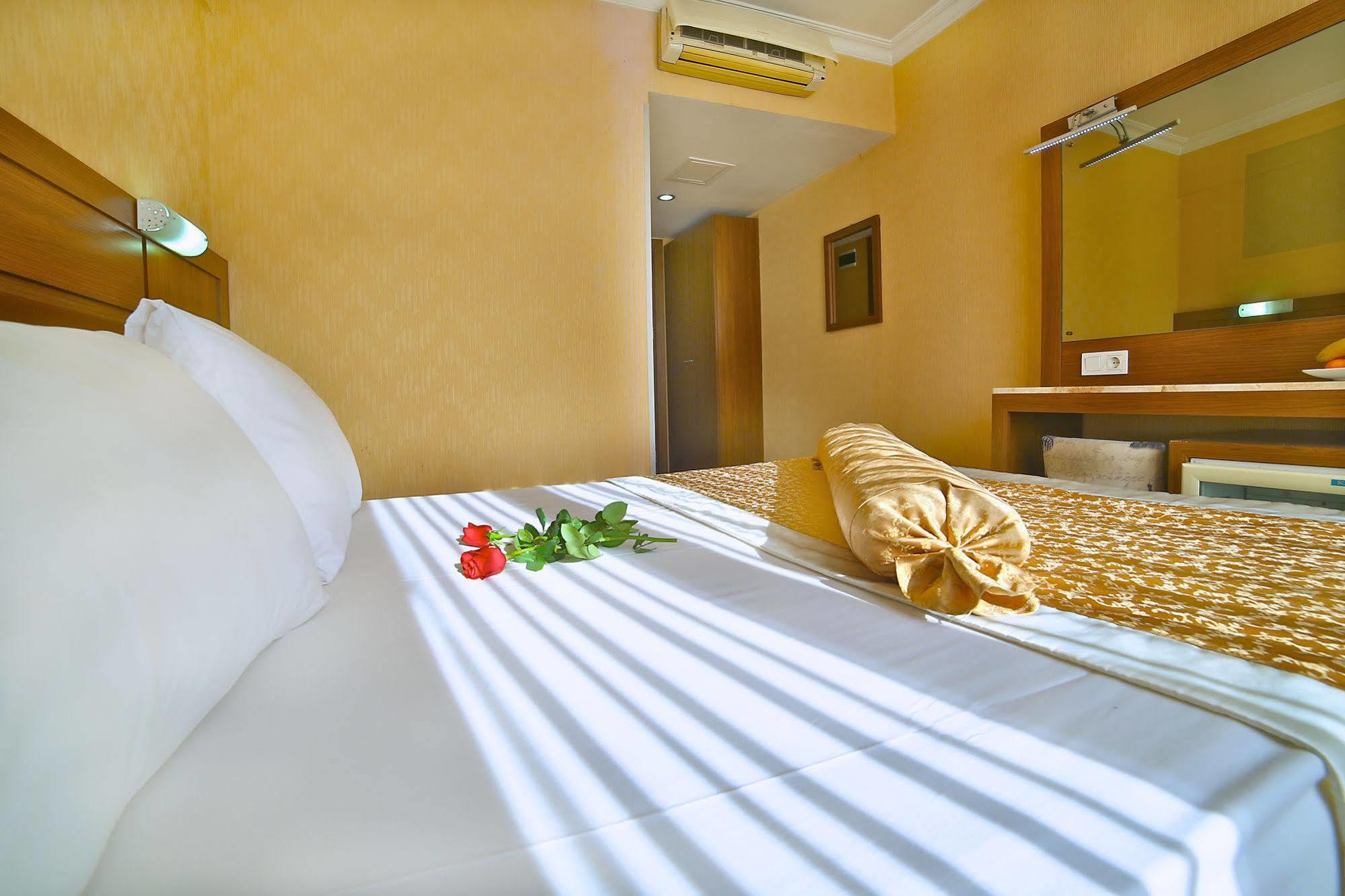 The Center Hotel Истанбул Екстериор снимка