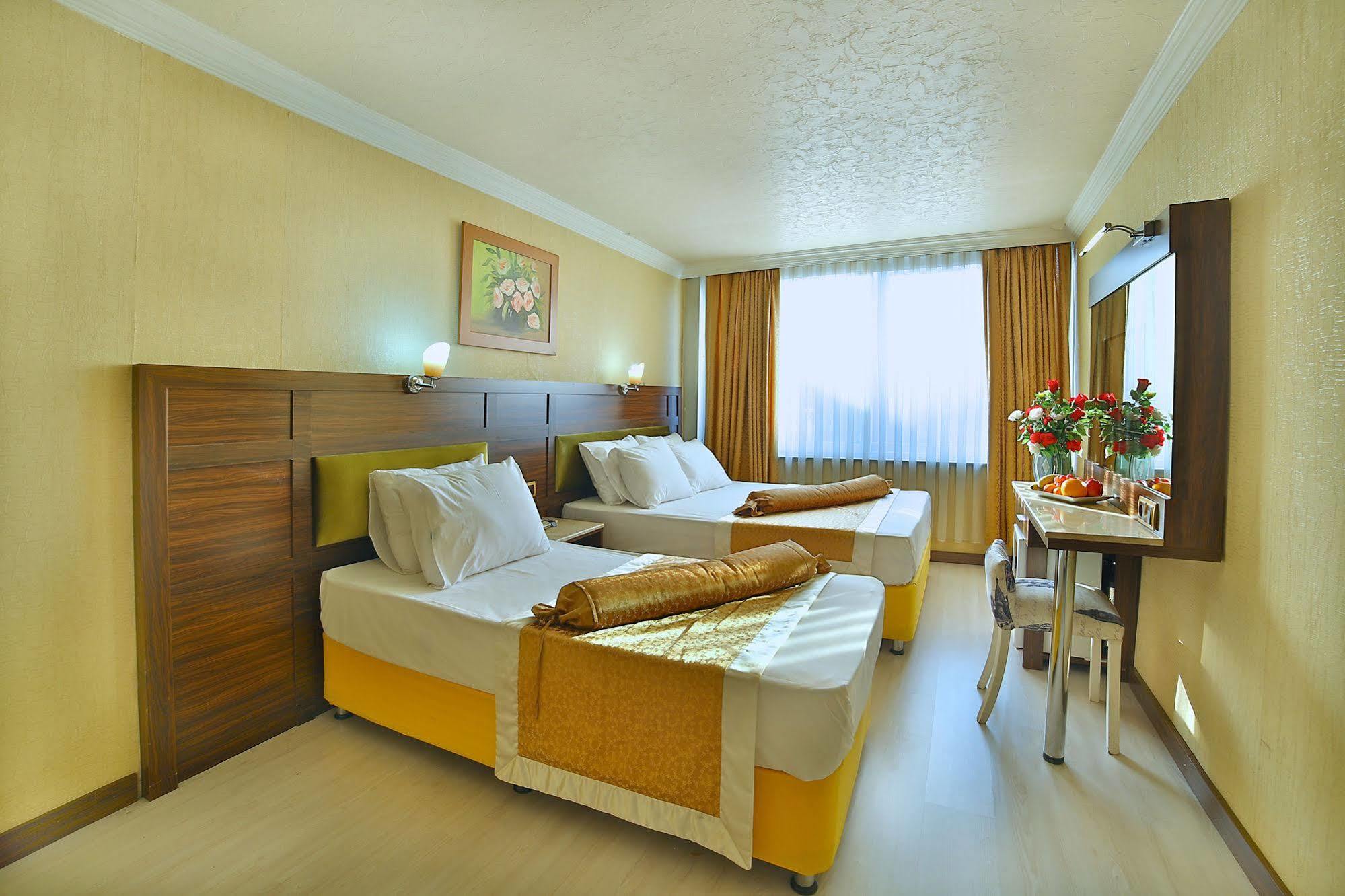 The Center Hotel Истанбул Екстериор снимка